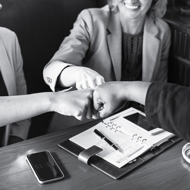 Brand Identity vs Corporate Identity ต่างกันอย่างไร?